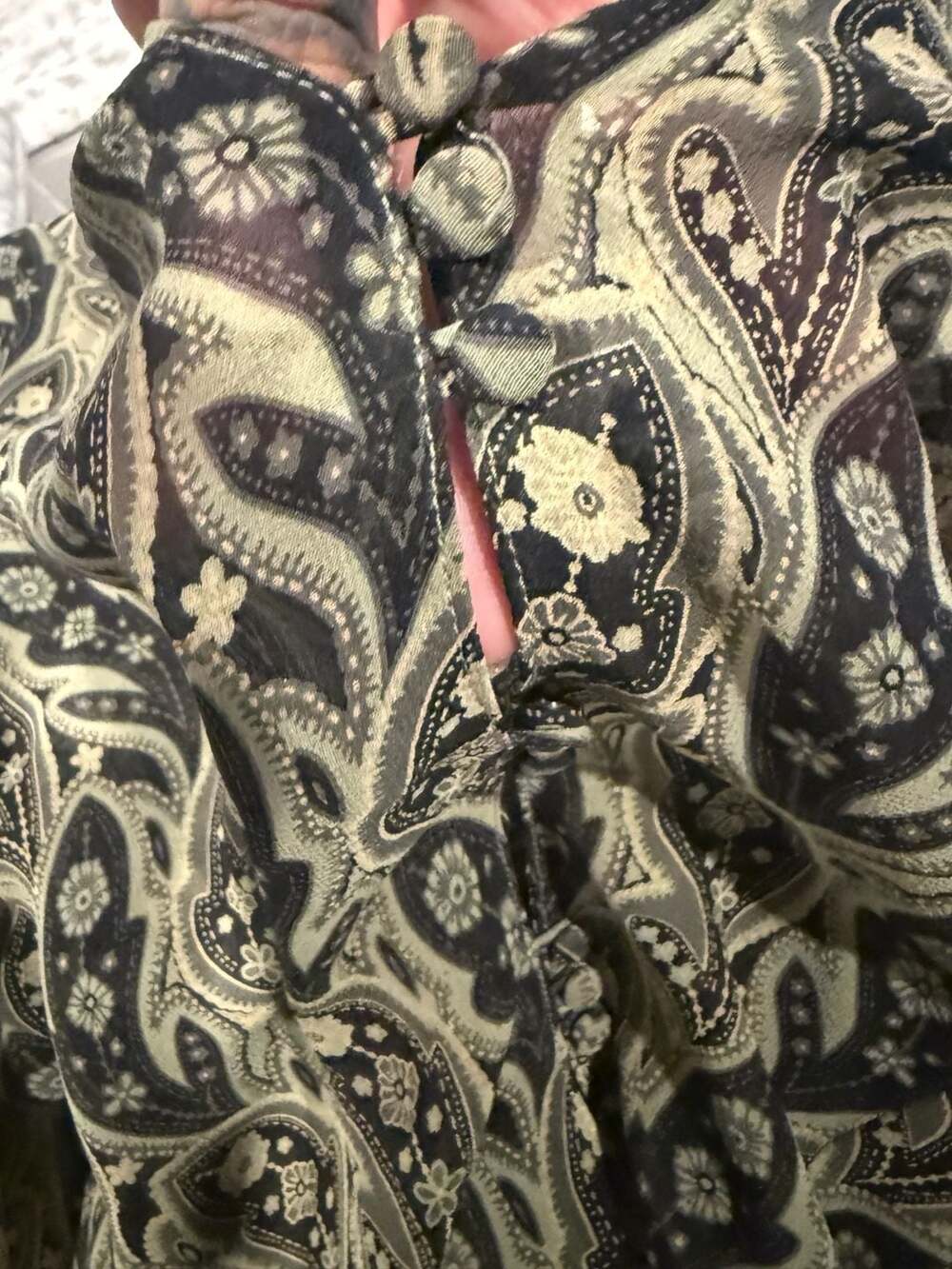 Silk Paisley AOP Vintage Sheer  Banana Republic Blouse Sz.L - Picture 9 of 9